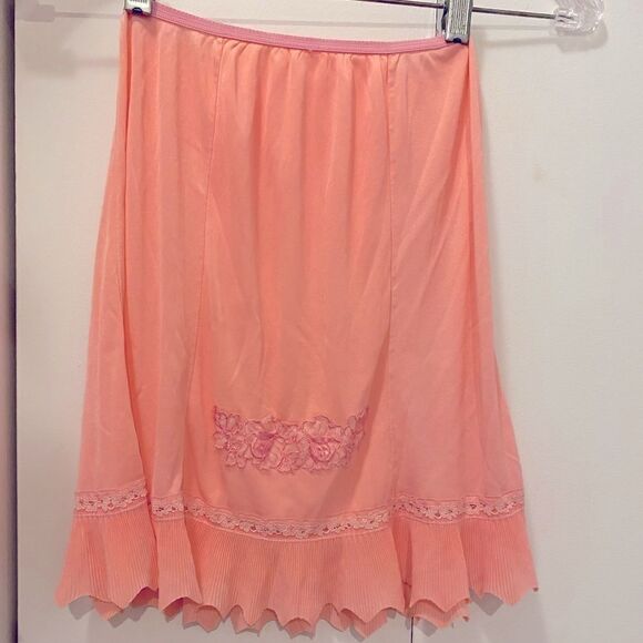 🌷Coral Peach Pink Slip Skirt With Embroidery🌷 Vintage - Picture 3 of 7